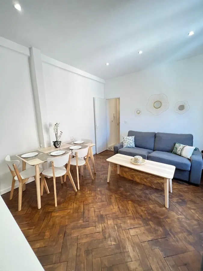 Loena Cannes Centre - Appartement Entier 2 Pieces - 4 Personnes - Proche Croisette Palais Festival Plage - Internet Gratuit - Climatisation - Non Fumeur