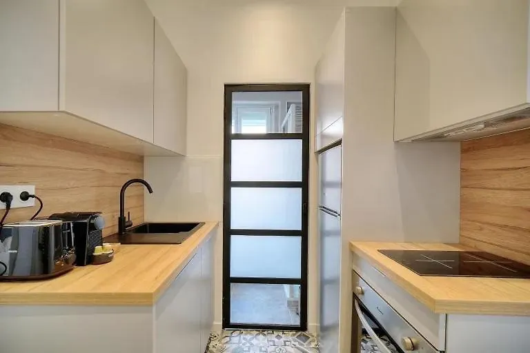 Loena Cannes Centre - Appartement Entier 2 Pieces - 4 Personnes - Proche Croisette Palais Festival Plage - Internet Gratuit - Climatisation - Non Fumeur