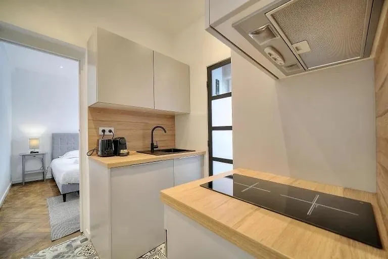 Loena Cannes Centre - Appartement Entier 2 Pieces - 4 Personnes - Proche Croisette Palais Festival Plage - Internet Gratuit - Climatisation - Non Fumeur